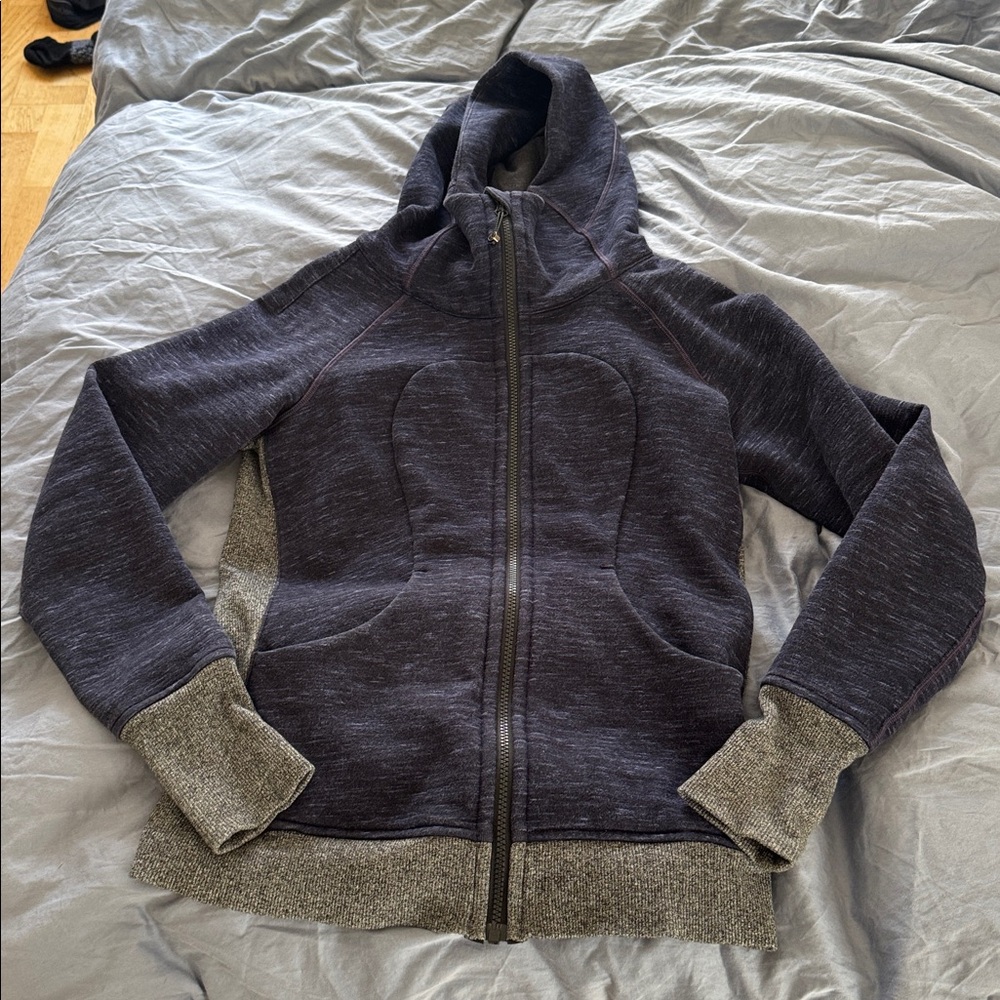 LULULEMON scuba hoodie navy heather/grey EUC 6